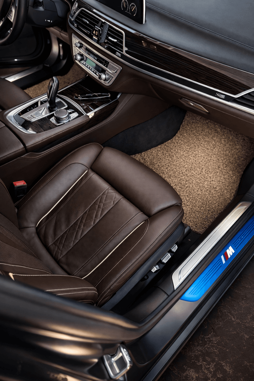 Ekskluzywne wnętrze BMW 7 - Skórzane fotele VIP